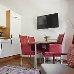 Apartment Haus Altana